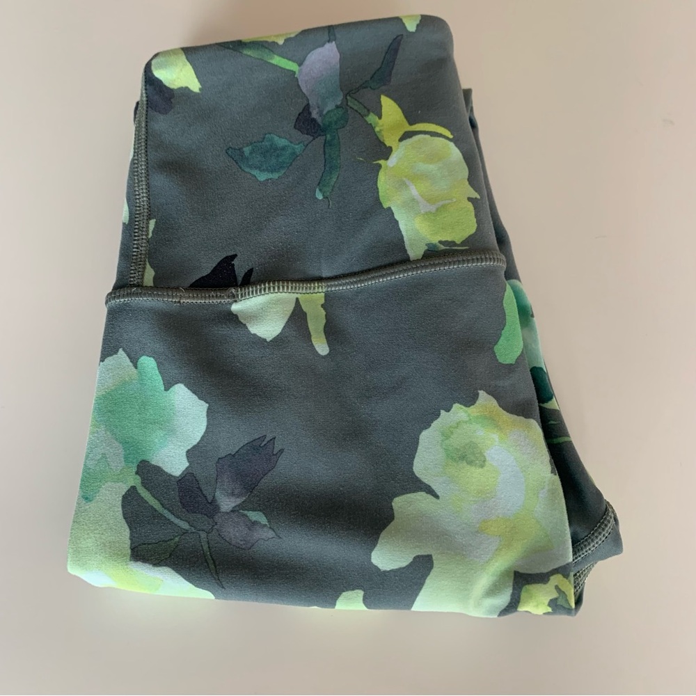 Athleta Painted Flower Elation 7/8 Tight Powervita Green Floral - Picture 4 of 8